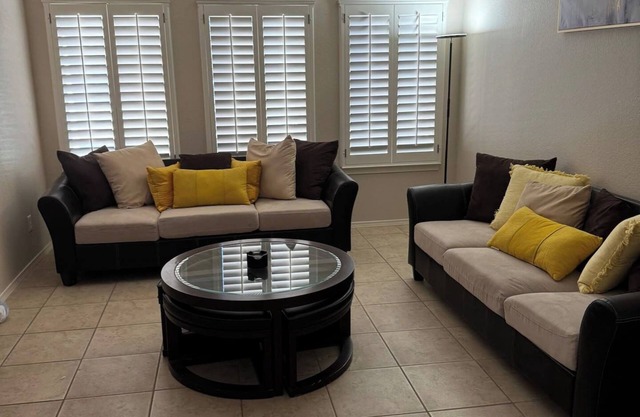 This house is a 4 bedroom(s), 2 bathrooms, located in El Paso, TX.