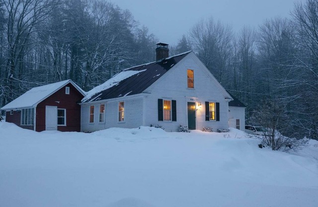 This house is a 4 bedroom(s), 2 bathrooms, located in Windham, VT.