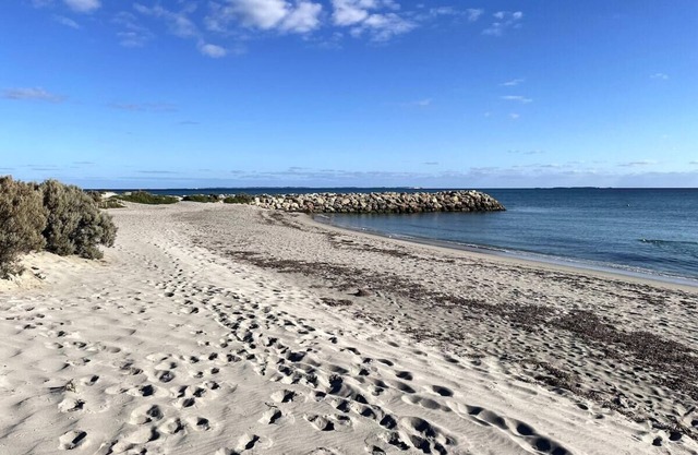 This house is a 1 bedroom(s), 1 bathrooms, located in South Fremantle, WA.