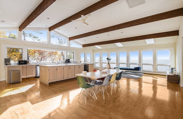 This house is a 4 bedroom(s), 3 bathrooms, located in Harbor Springs, MI.