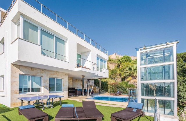 Alojamiento de 4 habitaciones en St. Cebrià de Vallalta