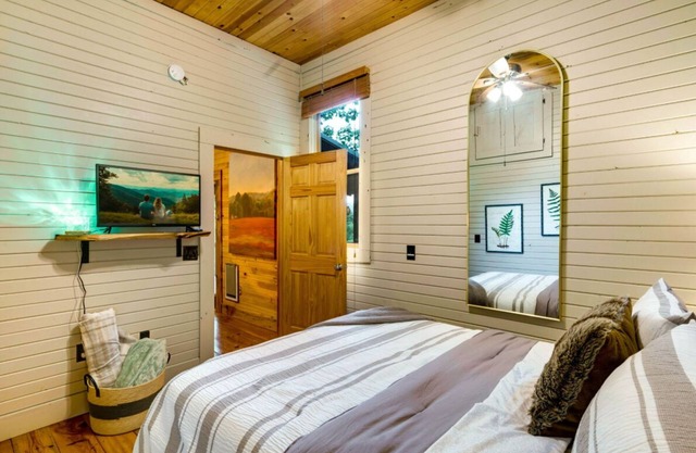 This Must Be The Place.Eclectic skyline retreat with a passionate lover's suite
