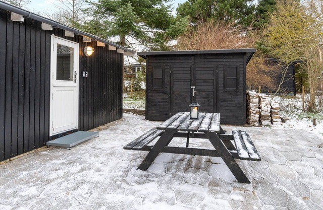This pleasant vacation home awaits you in the heart of Kulhuse for a break from everyday life.