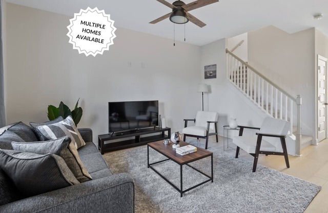 This townhouse is a 3 bedroom(s), 2.5 bathrooms, located in Nashville, TN.