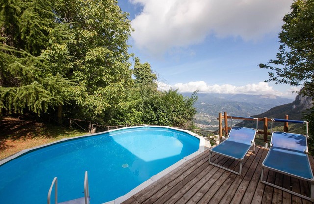 Alojamiento de 3 habitaciones en Fabbriche di Vallico
