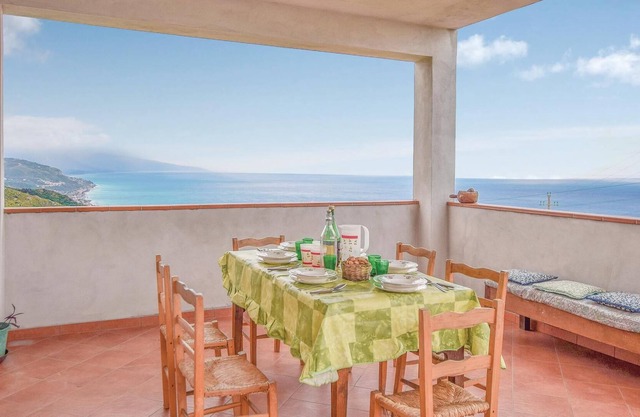 Alojamiento de 3 habitaciones en Cetraro