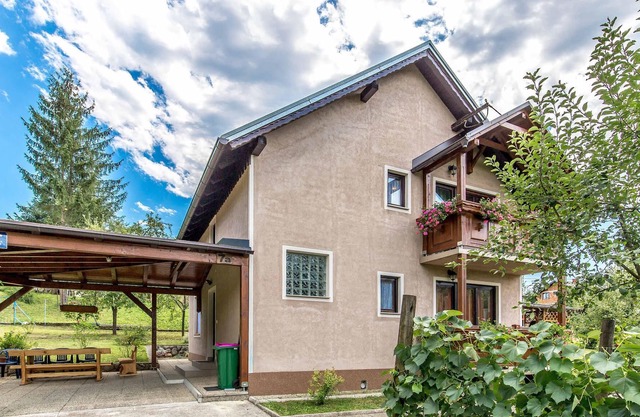 Alojamiento de 4 habitaciones en Bosiljevo