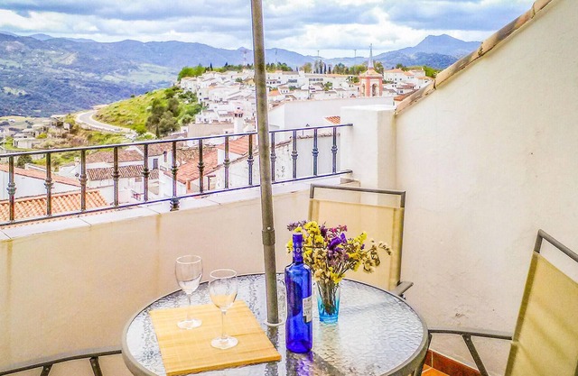 Alojamiento de 3 habitaciones en Cortes de la Frontera