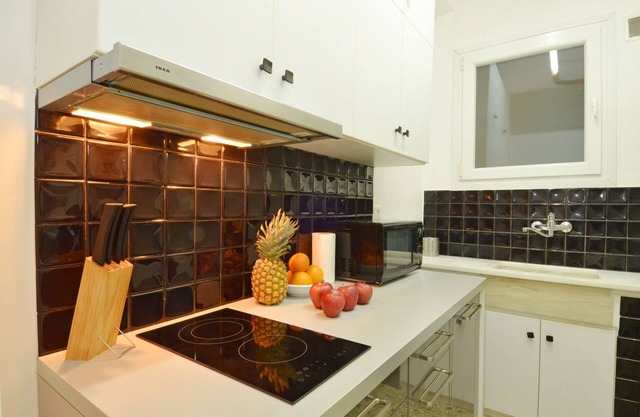 Thiseio a vintage apartment