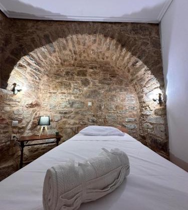 Tholopotami Stone House