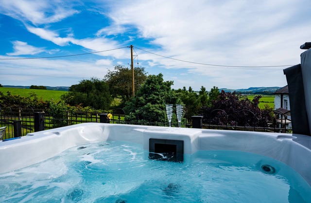 1 de 6 Hermosas vistas Thomas Carlyle Cottage duerme 4/5 (2 dormitorios, 2 baños)