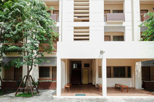 Thongpoon Apartment