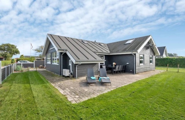 "Thorwith" - 150m from the sea by Interhome