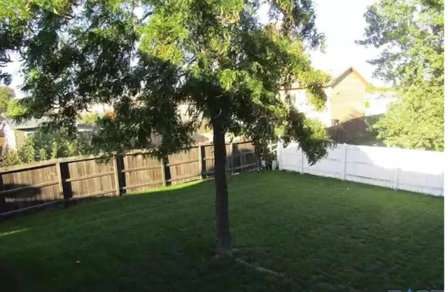 Three Bed, Two Bath, Clean/Safe, Close to downtown