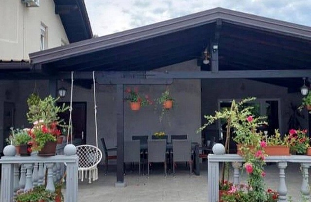 Apartamento de tres habitaciones con una terraza Duga Resa, Karlovac (A-22147-a)