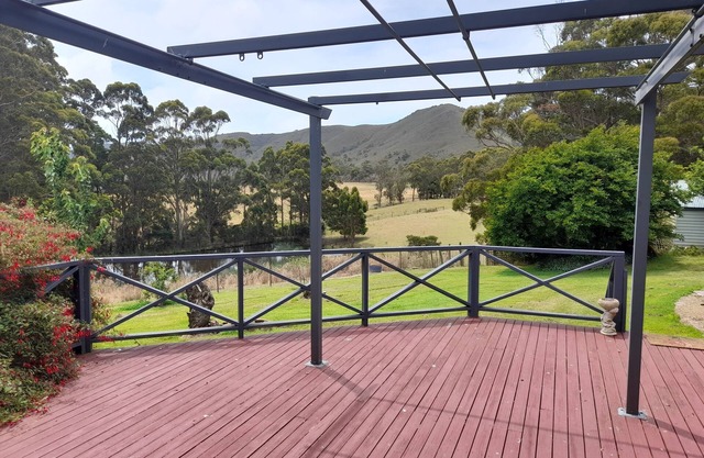 Three Bedroom Escape with Room to Roam! Stay for 10.