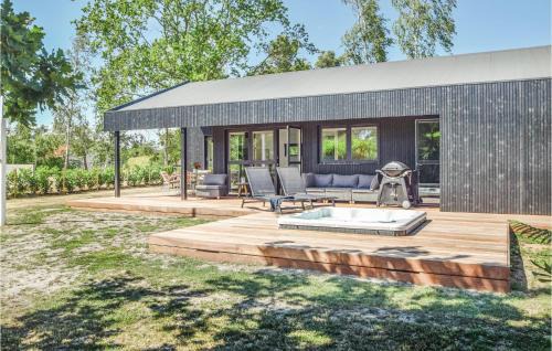 Three-Bedroom Holiday Home In Juelsminde