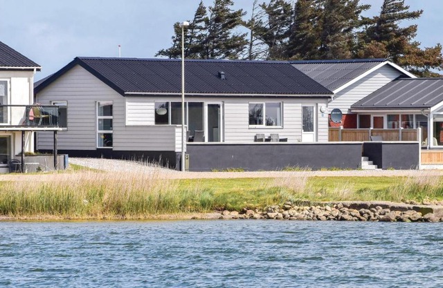 Three-Bedroom Holiday Home In Ulfborg
