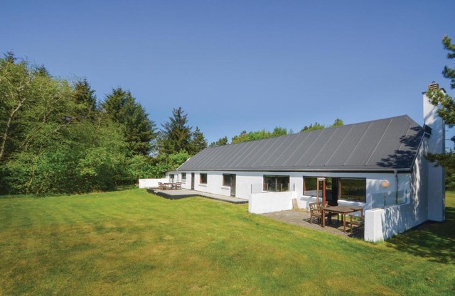 Three-Bedroom Holiday Home In Frostrup
