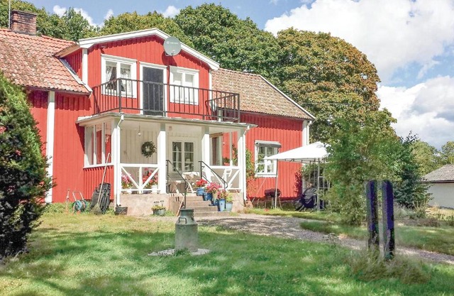 Three-Bedroom Holiday Home In Halltorp