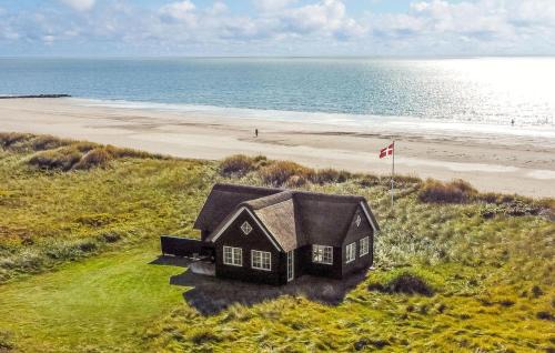 Three-Bedroom Holiday Home In Blavand