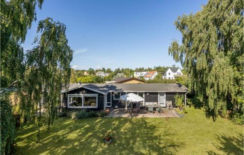 Three-Bedroom Holiday Home In Bogo By
