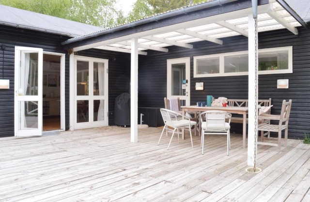 Three-Bedroom Holiday Home In Grasted