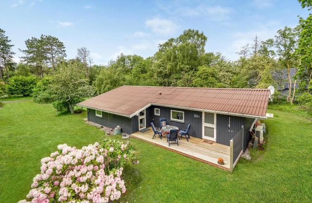 Three-Bedroom Holiday Home In Humble