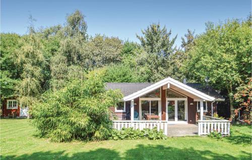 Three-Bedroom Holiday Home In Lundby