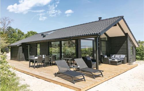 Three-Bedroom Holiday Home In Nexo