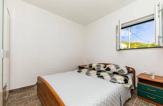 Three Bedroom Holiday Home with Pool