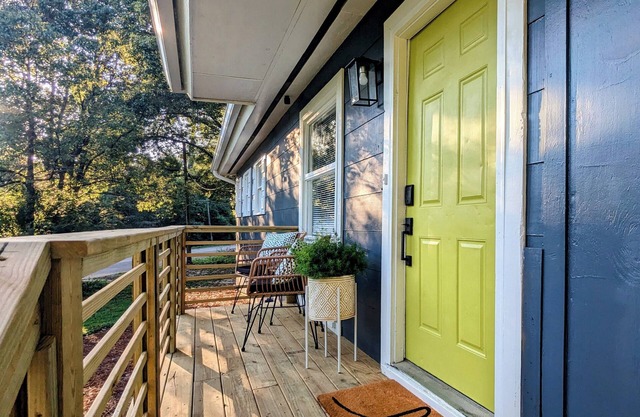 Three Bedroom. Outdoor Space. Game Room. Walk to Doak and College Town.