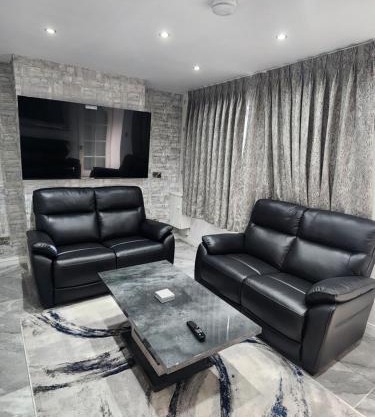 Three bedrooms Luxury City Centre Home