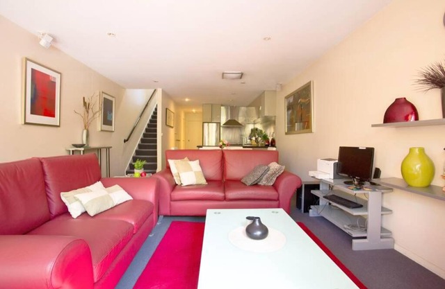 Three bedrooms Unit with free parking