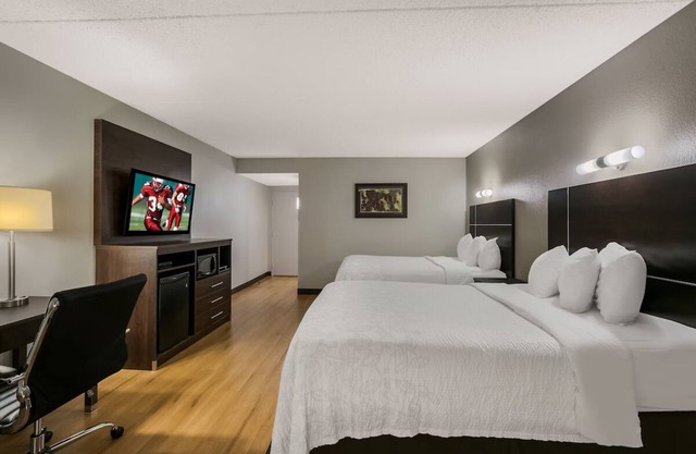Three Charming Rooms w/ Complimentary Breakfast | Budget Wise Stay