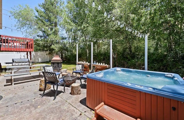 Three Lakes Spa - Hot Tub - Peaceful - Firepit - Sauna
