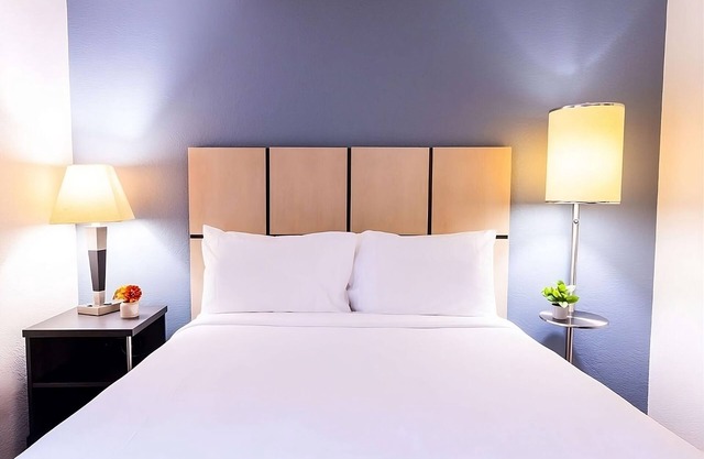THREE Large Suites with Kitchens, Pet-friendly!