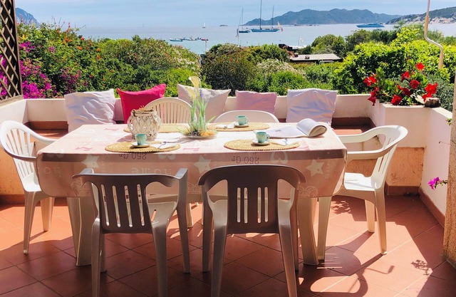 Three-room apartment of the Roses 80 mt beach