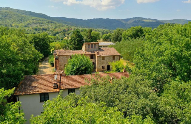 Three-room Apartment on the Outskirts of Chianti
