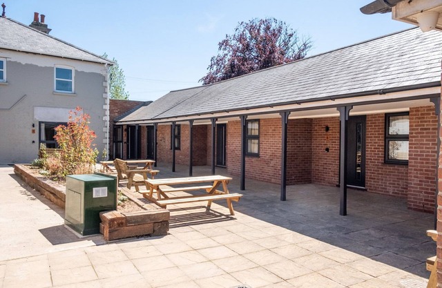 Roble - Three Tuns Apartments, Pettistree