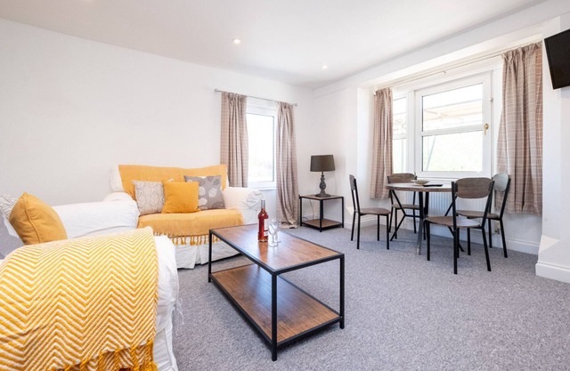Elm - Three Tuns Apartments, Pettistree