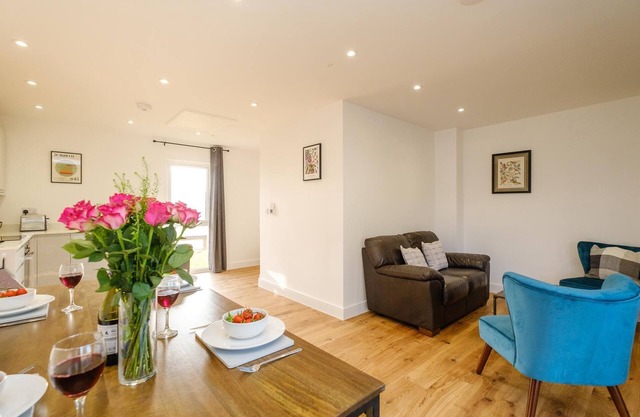 Three Tuns - Garden Suite 1 - sleeps 4 guests in 2 bedrooms