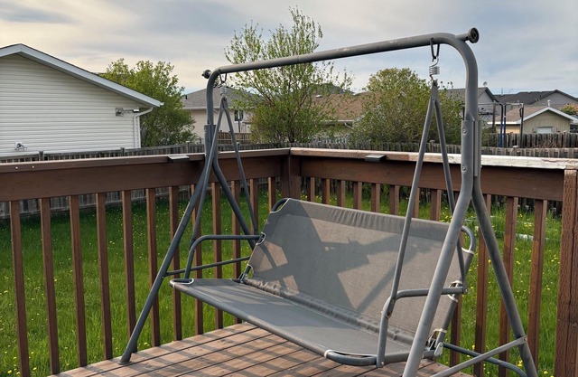 Thunder Bay modern 5 BR, 3 WR /near airport/family-friendly!