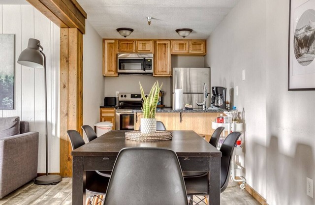 Thunderhead Lodge: Pool & Game Room Fun Top Floor