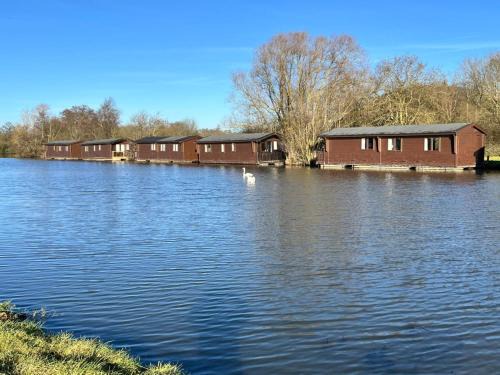 Thurne River Lodge Houseboat