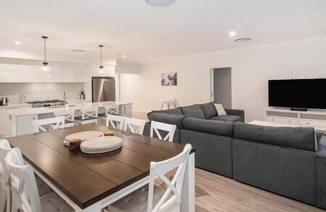 Tidal Treasure Family Home B