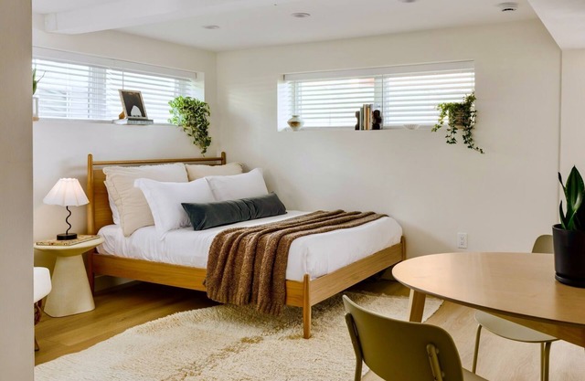 Tide House - Unit E | Seaside Studio w/ Parking