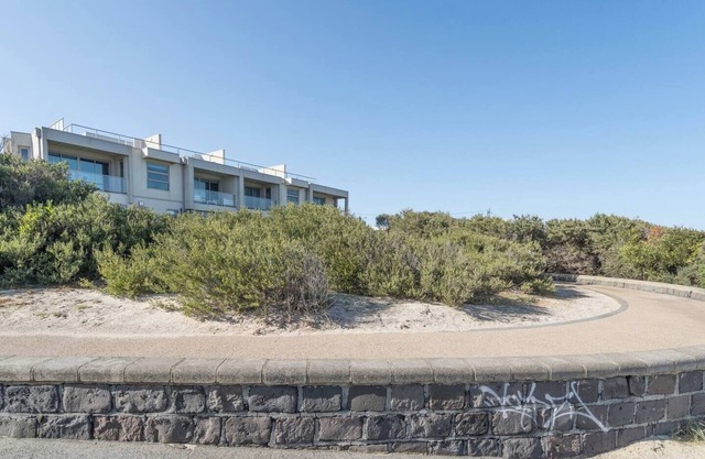 Tides and Treasures Unveil Bonbeach Beachfront Bliss