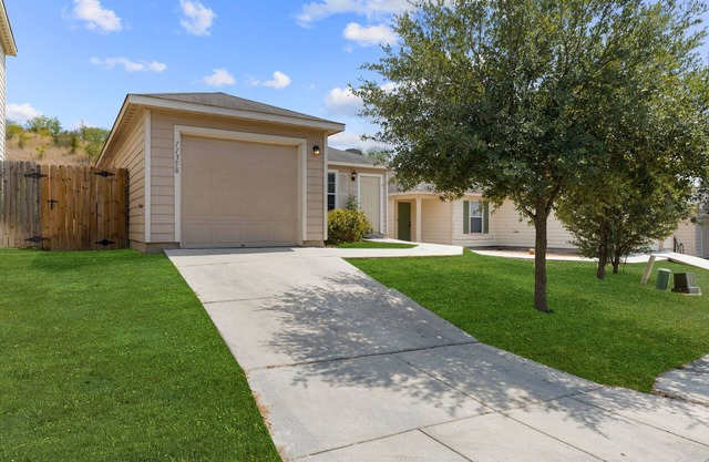 Tidy 2 Bedroom home Near Lackland AFB, Sea World