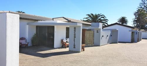 Tiende Laan Bed & Breakfast and Self-Catering